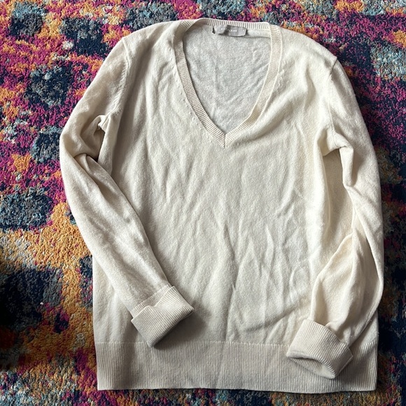 EVERLANE CASHMERE V NECK - Picture 3 of 4
